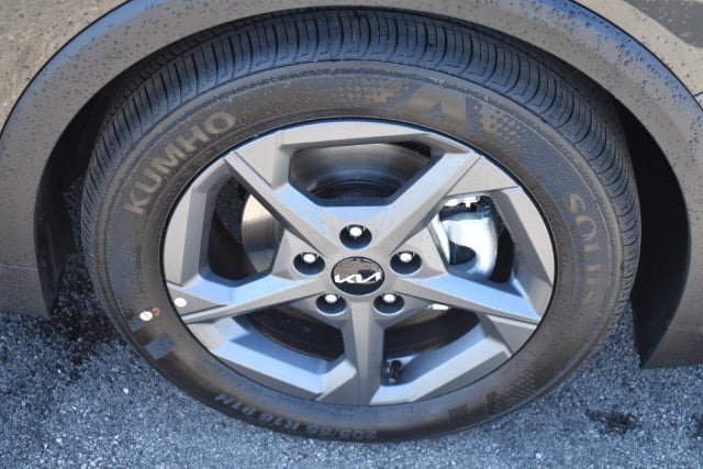 New 2026 Kia K4 FWD image 12