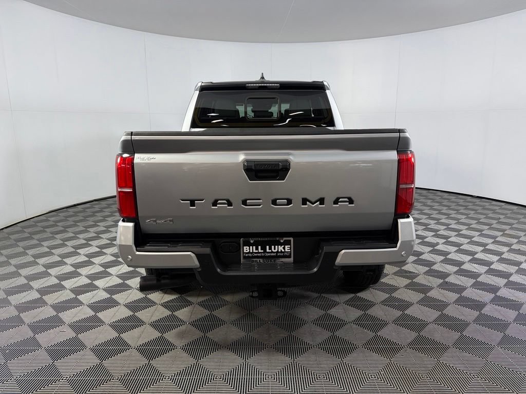 Used 2025 Toyota Tacoma SR5 AWD/4WD image 8