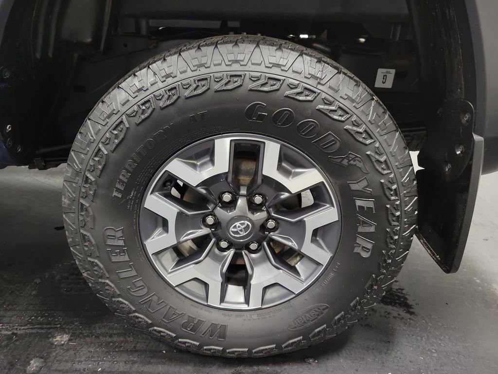 Used 2023 Toyota Tacoma TRD Off-Road image 10