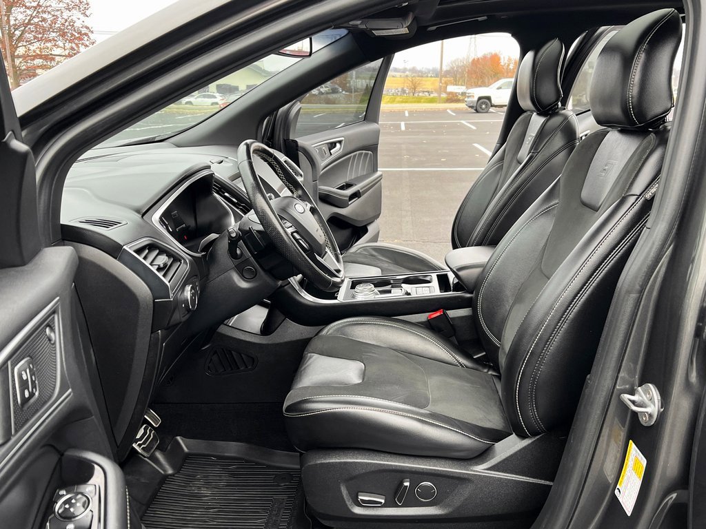 Used 2019 Ford Edge ST w/ Equipment Group 401A image 3