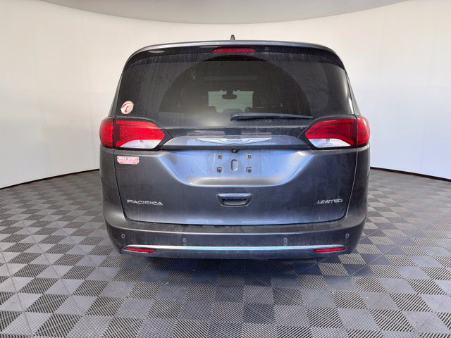 Used 2017 Chrysler Pacifica Limited FWD image 7