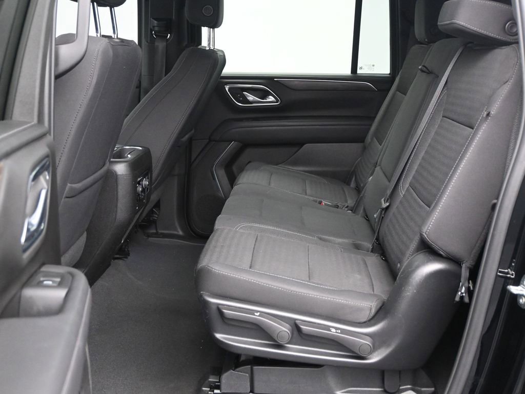 Used 2023 Chevrolet Suburban LS RWD image 13