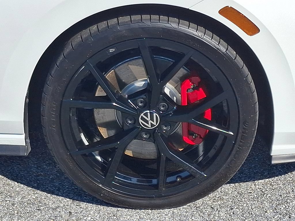 Used 2024 Volkswagen GTI SE w/ SE Leather Seats Package FWD image 8