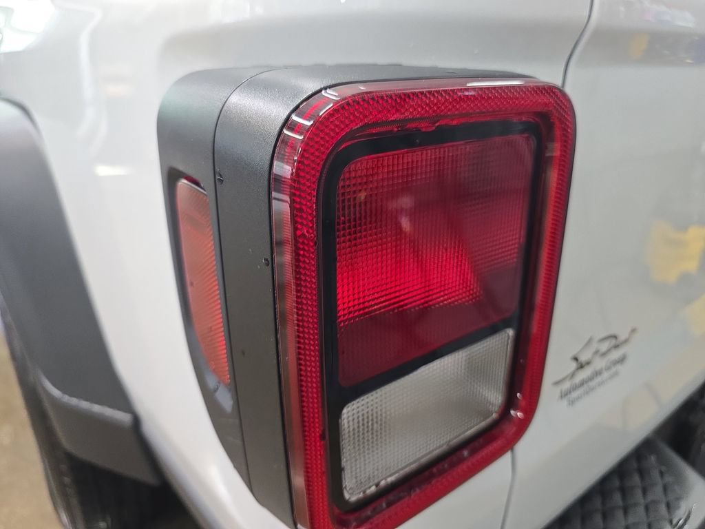 New 2026 Jeep Gladiator Sport AWD/4WD image 34