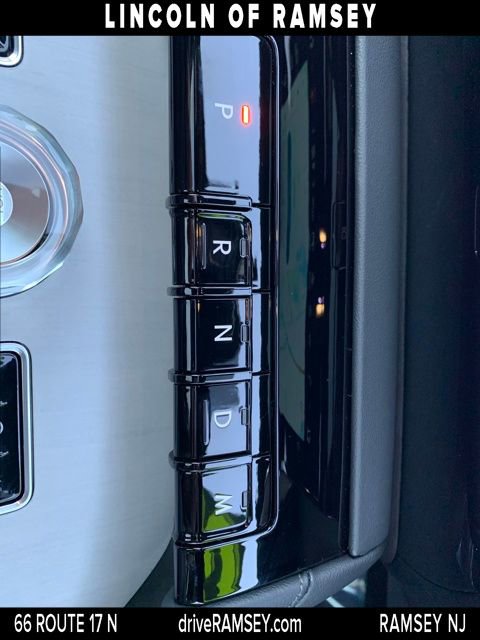 Used 2025 Lincoln Navigator Reserve w/ Jet Appearance Package image 21