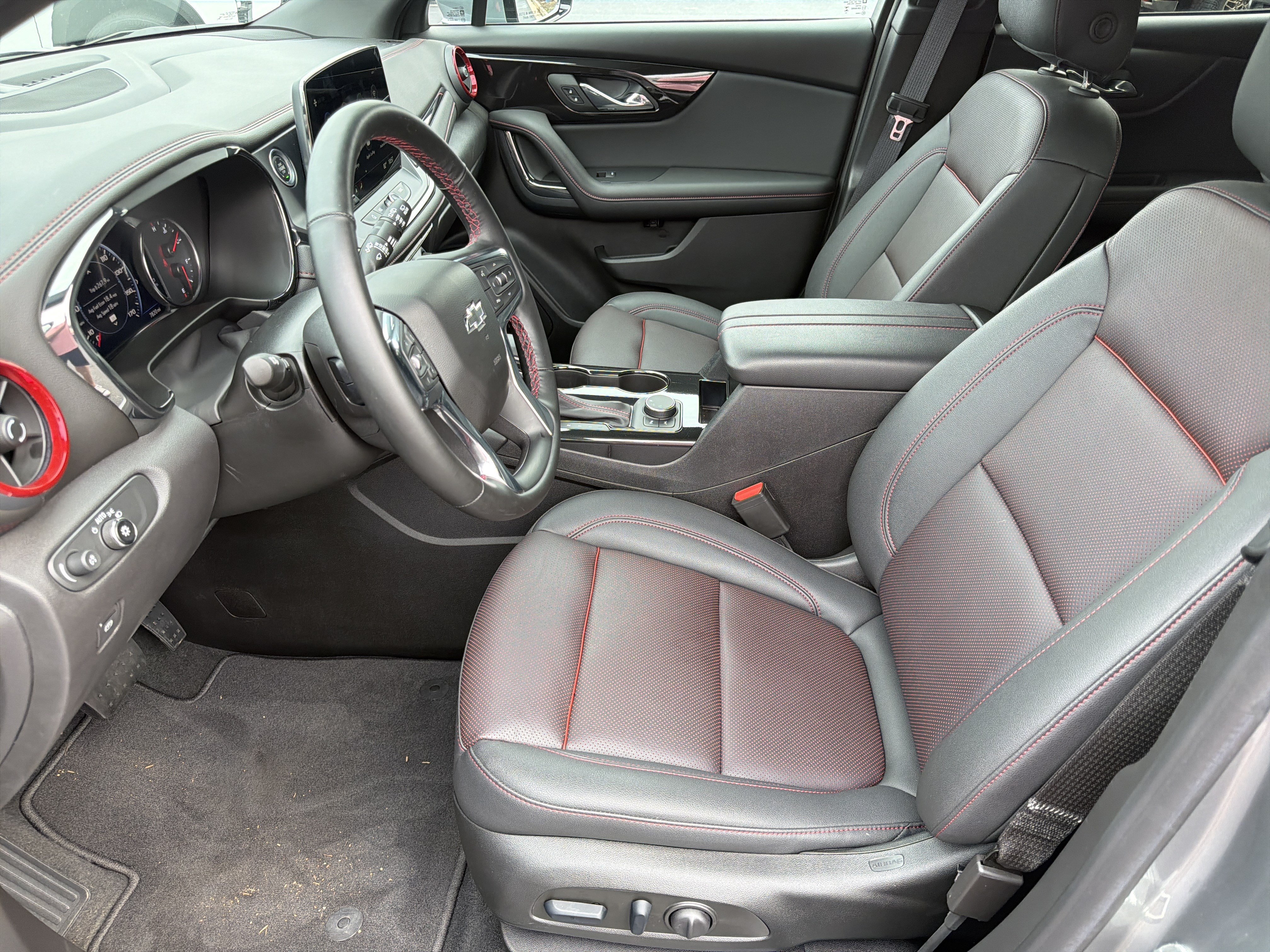 Used 2025 Chevrolet Blazer RS FWD image 12