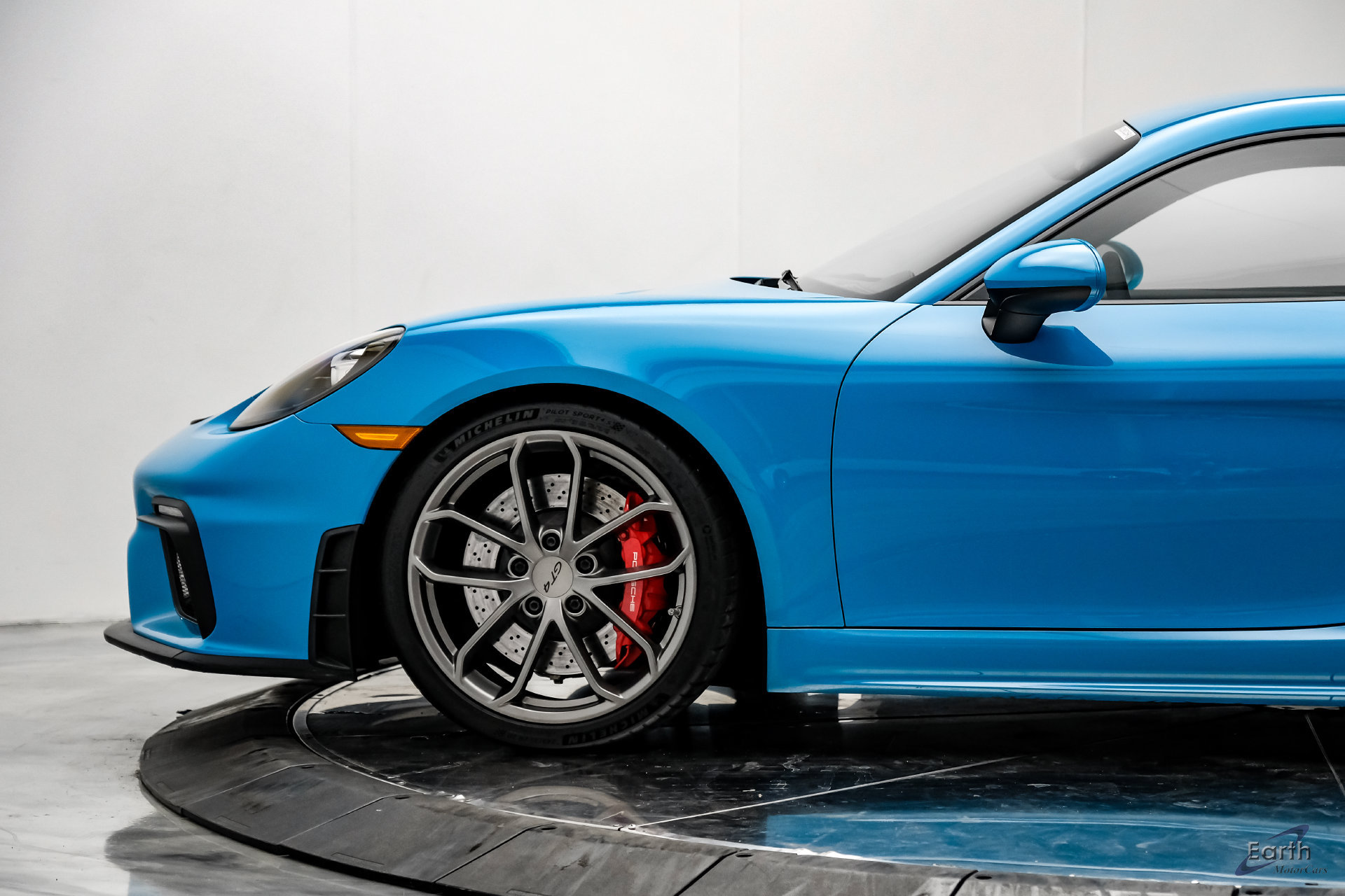 Used 2020 Porsche 718 Cayman GT4 RWD image 8