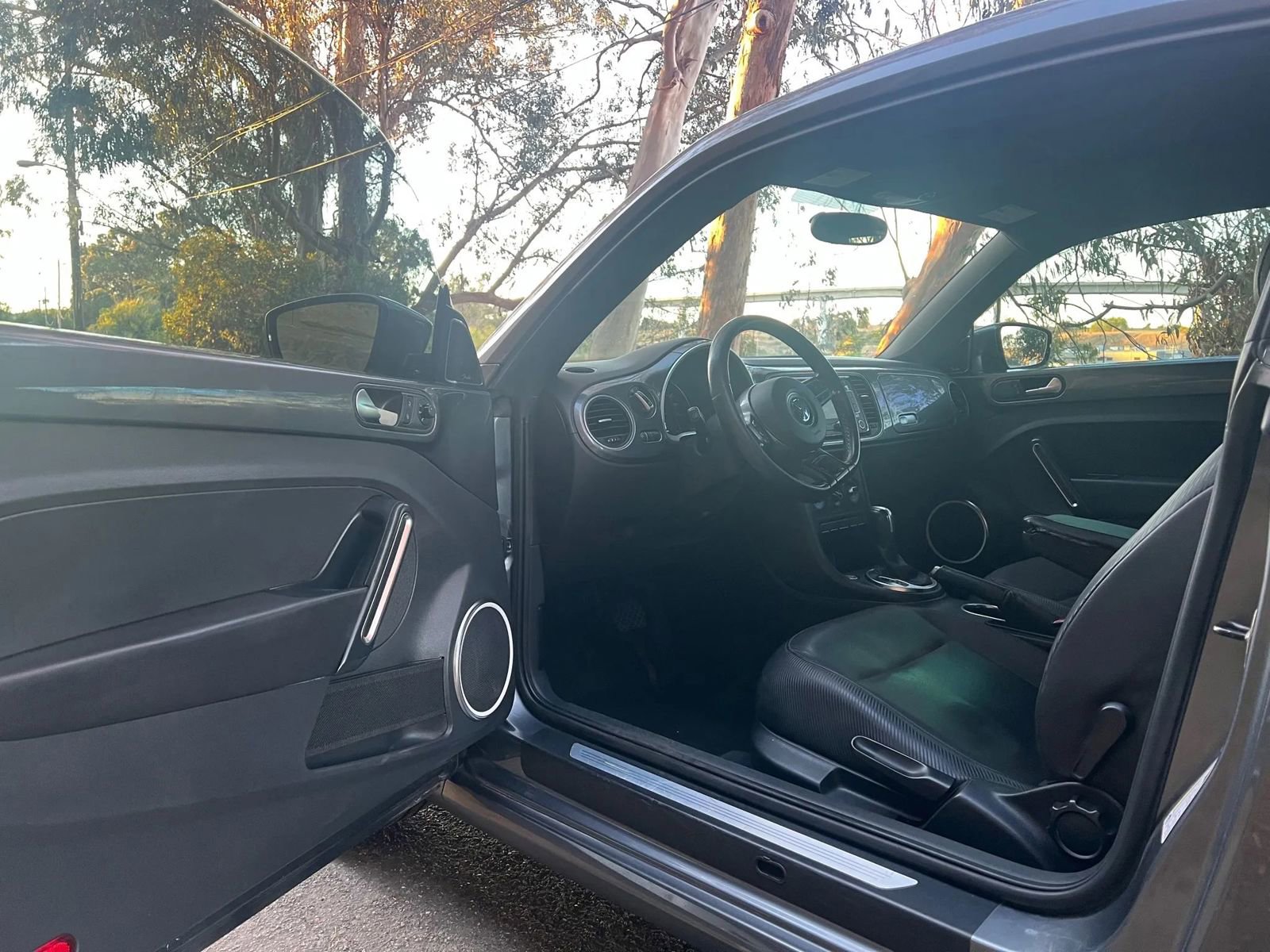 Used 2012 Volkswagen Beetle 2.5 image 9