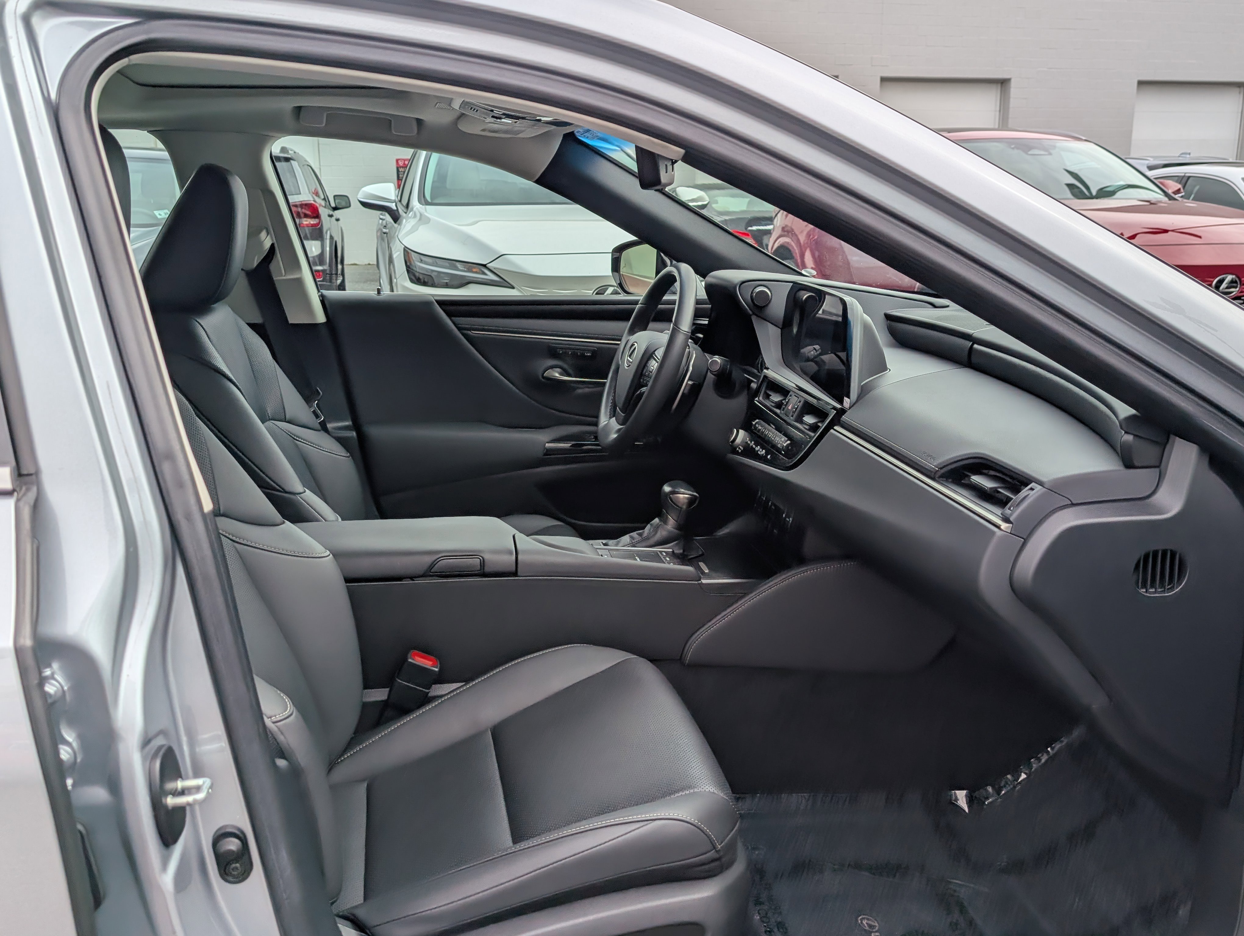 Certified 2022 Lexus ES 350 350 w/ Premium Package image 10