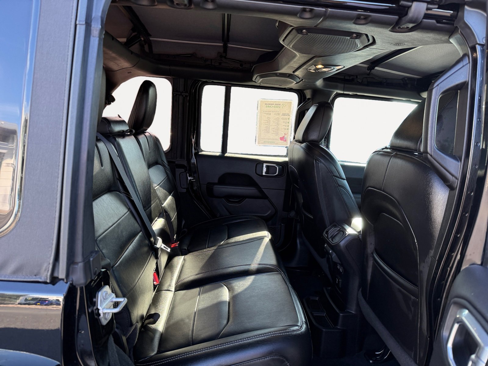 Used 2022 Jeep Wrangler Unlimited Sahara AWD/4WD image 18