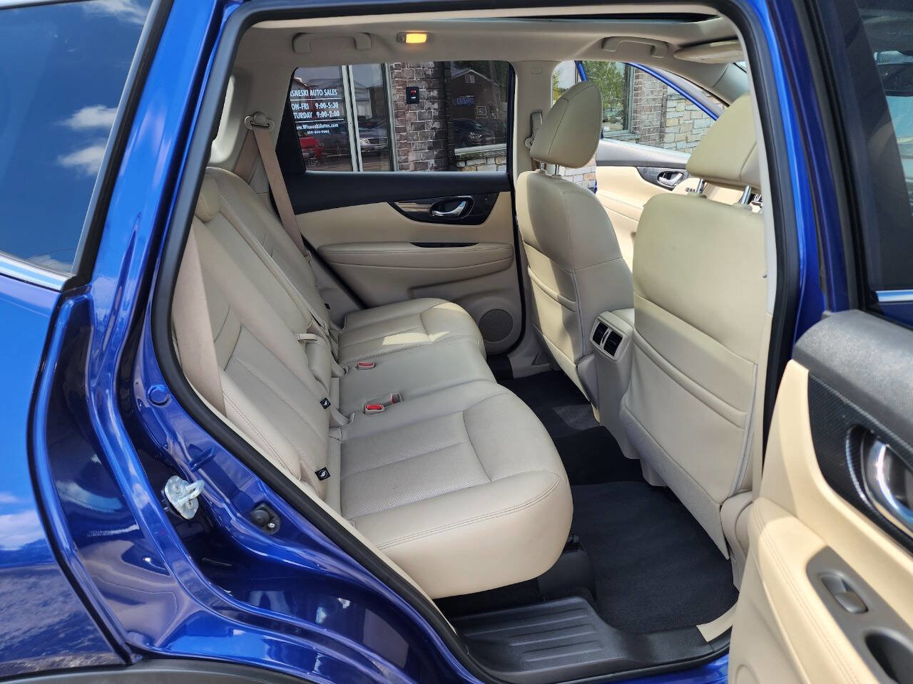 Used 2017 Nissan Rogue SL w/ SL Premium Package image 14