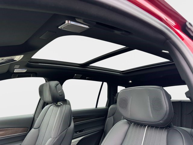 Certified 2026 Cadillac Vistiq Luxury w/ LPO, Floor Liner Package AWD/4WD image 22