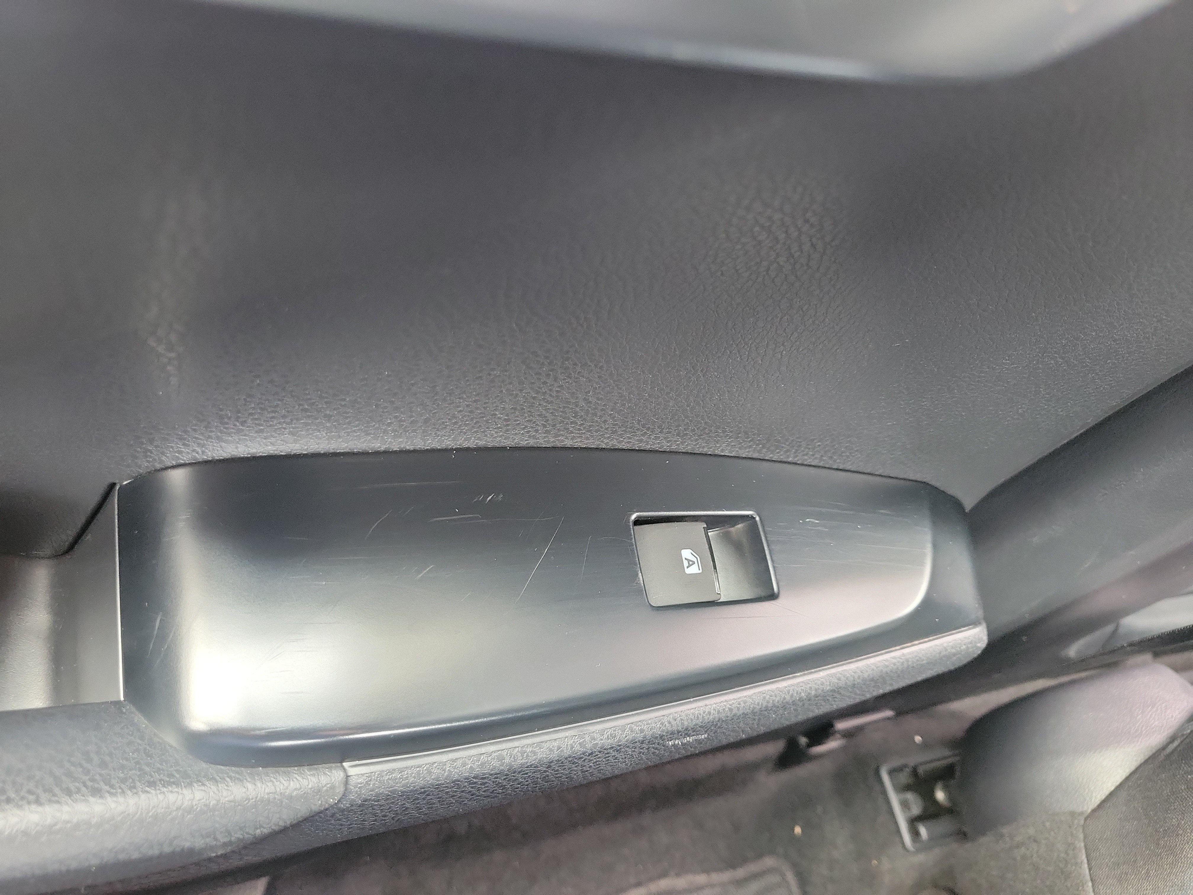 Certified 2019 Toyota Camry LE FWD image 6