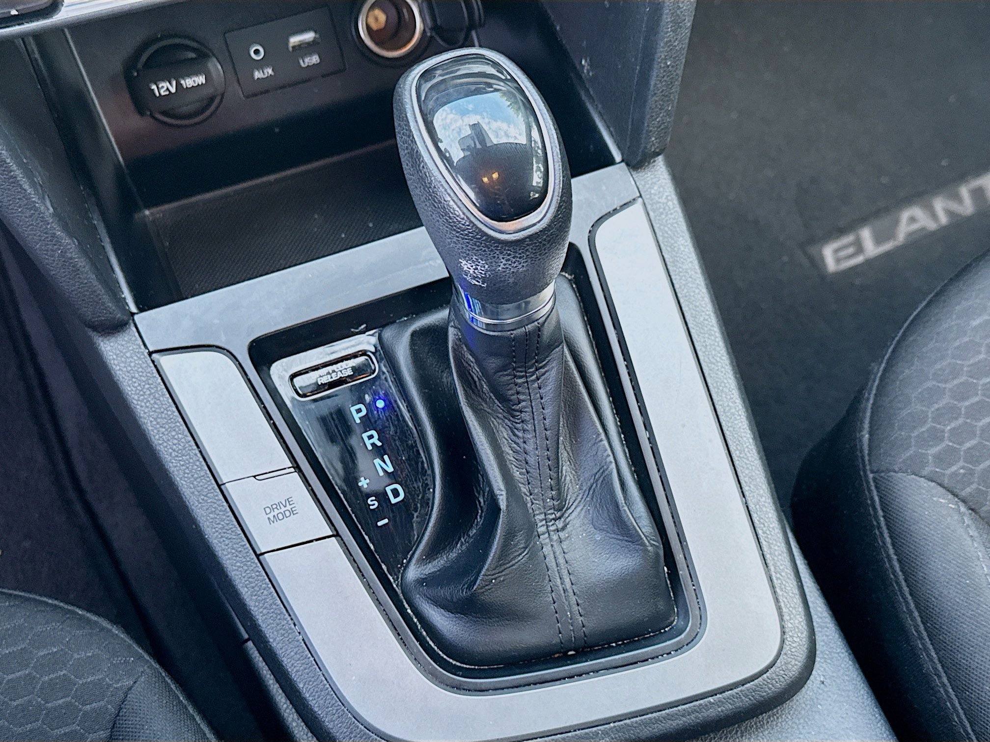 Used 2020 Hyundai Elantra SE w/ Cargo Package (C1) image 13