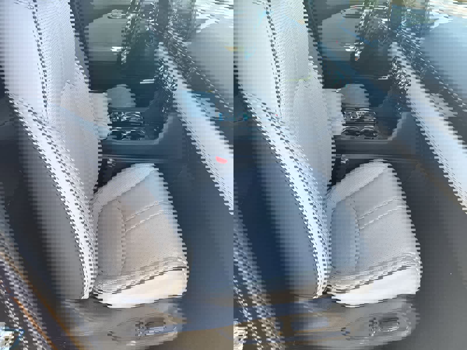 Used 2025 Honda Pilot Elite image 12