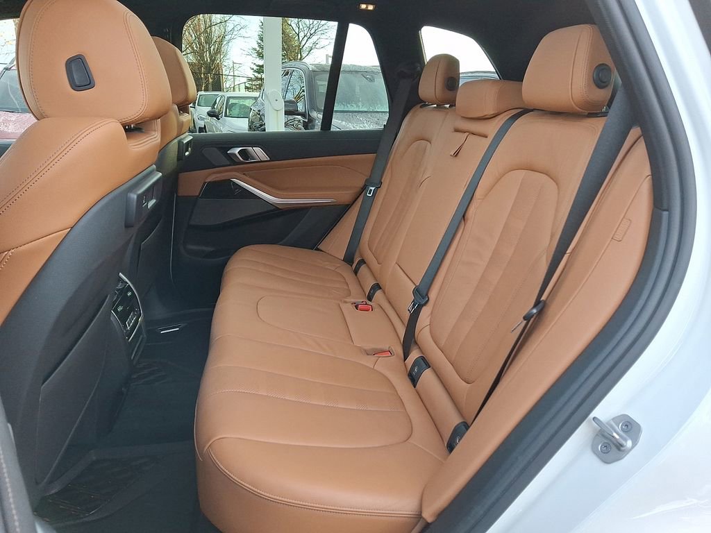 Used 2021 BMW X5 xDrive40i w/ Premium Package image 7