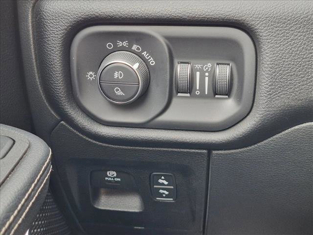 Used 2026 RAM 1500 Laramie AWD/4WD image 15