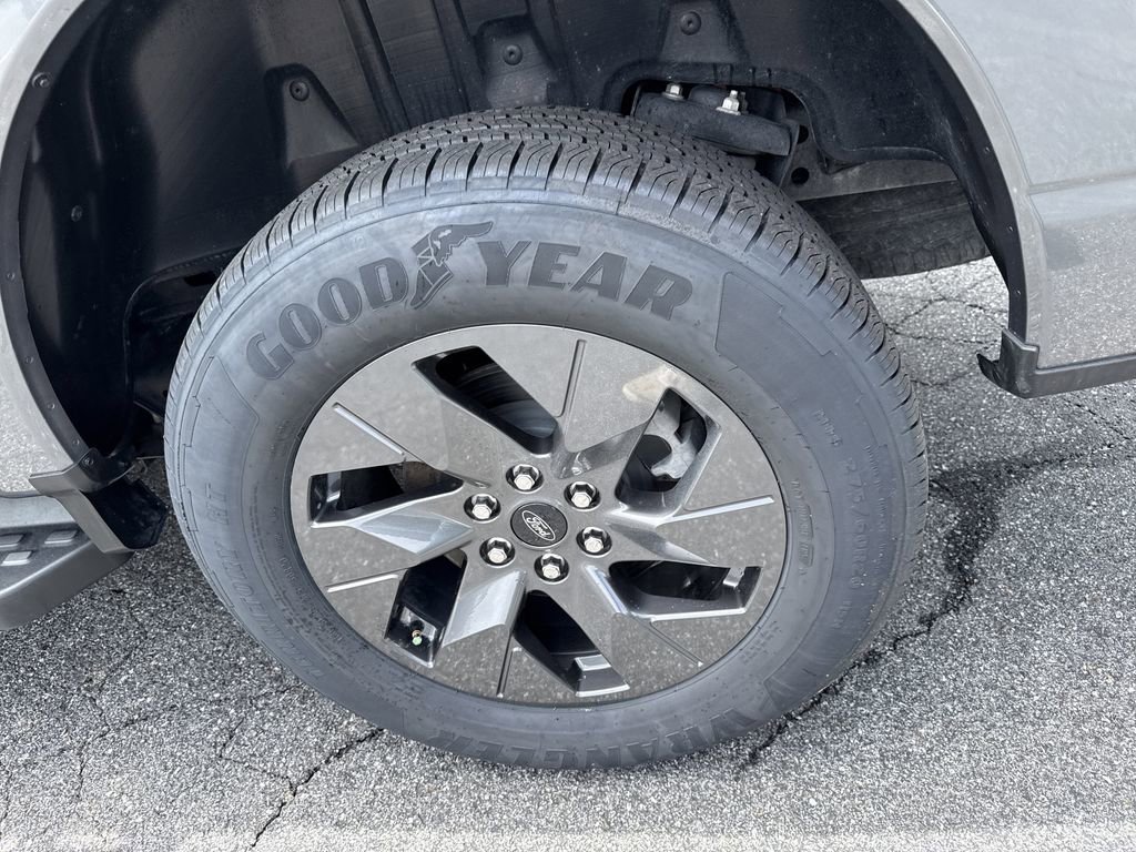 Used 2025 Ford F150 Lightning Lariat w/ Max Trailer Tow Package AWD/4WD image 18