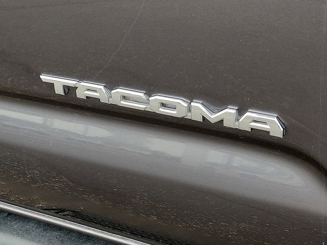 Used 2023 Toyota Tacoma TRD Sport w/ Technology Package RWD image 8