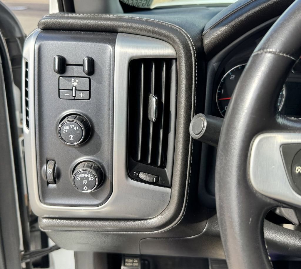 Used 2018 GMC Sierra 1500 SLT AWD/4WD image 13
