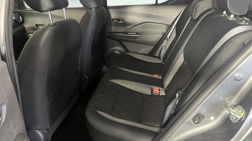 Used 2019 Nissan Kicks SV FWD image 12
