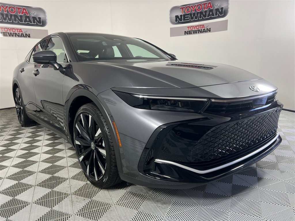 Used 2024 Toyota Crown Platinum