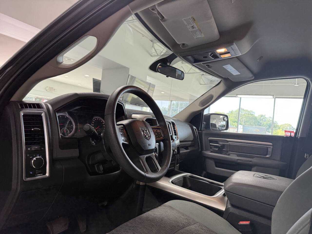 Used 2018 RAM 1500 Classic SLT image 15
