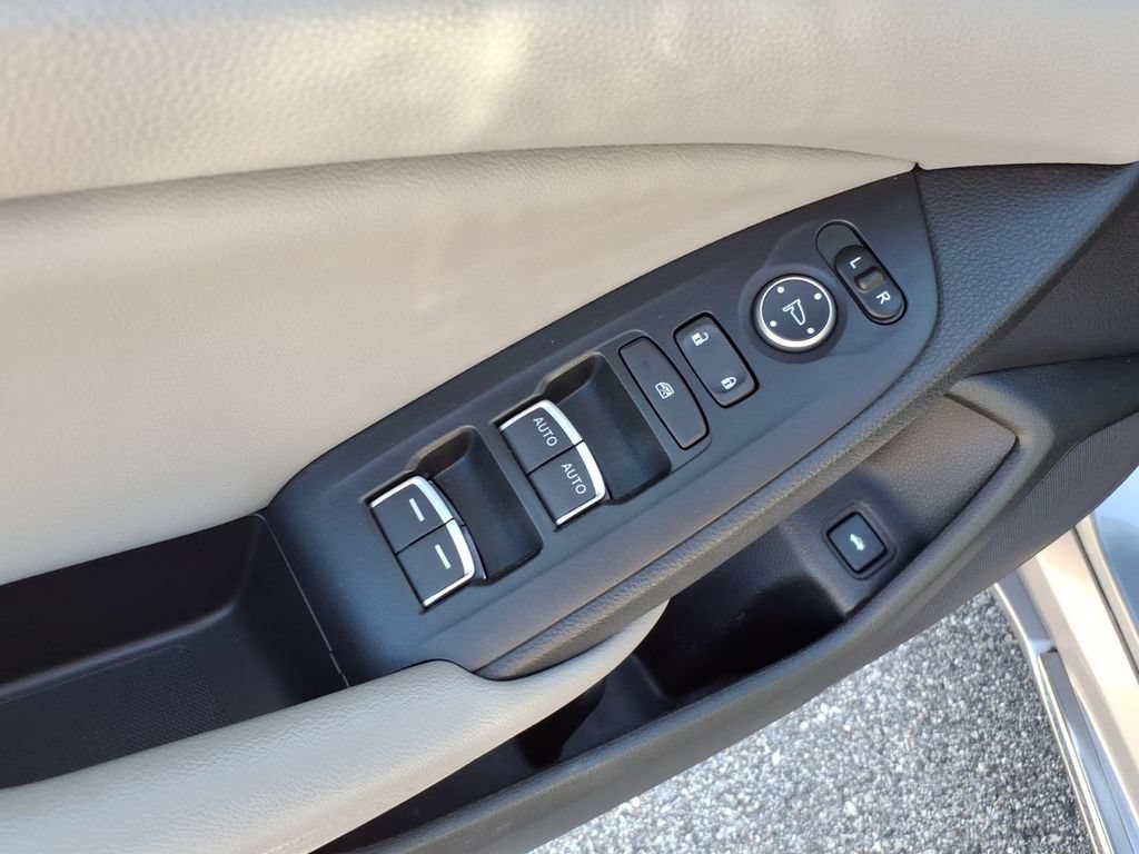 Used 2019 Honda Accord EX image 11