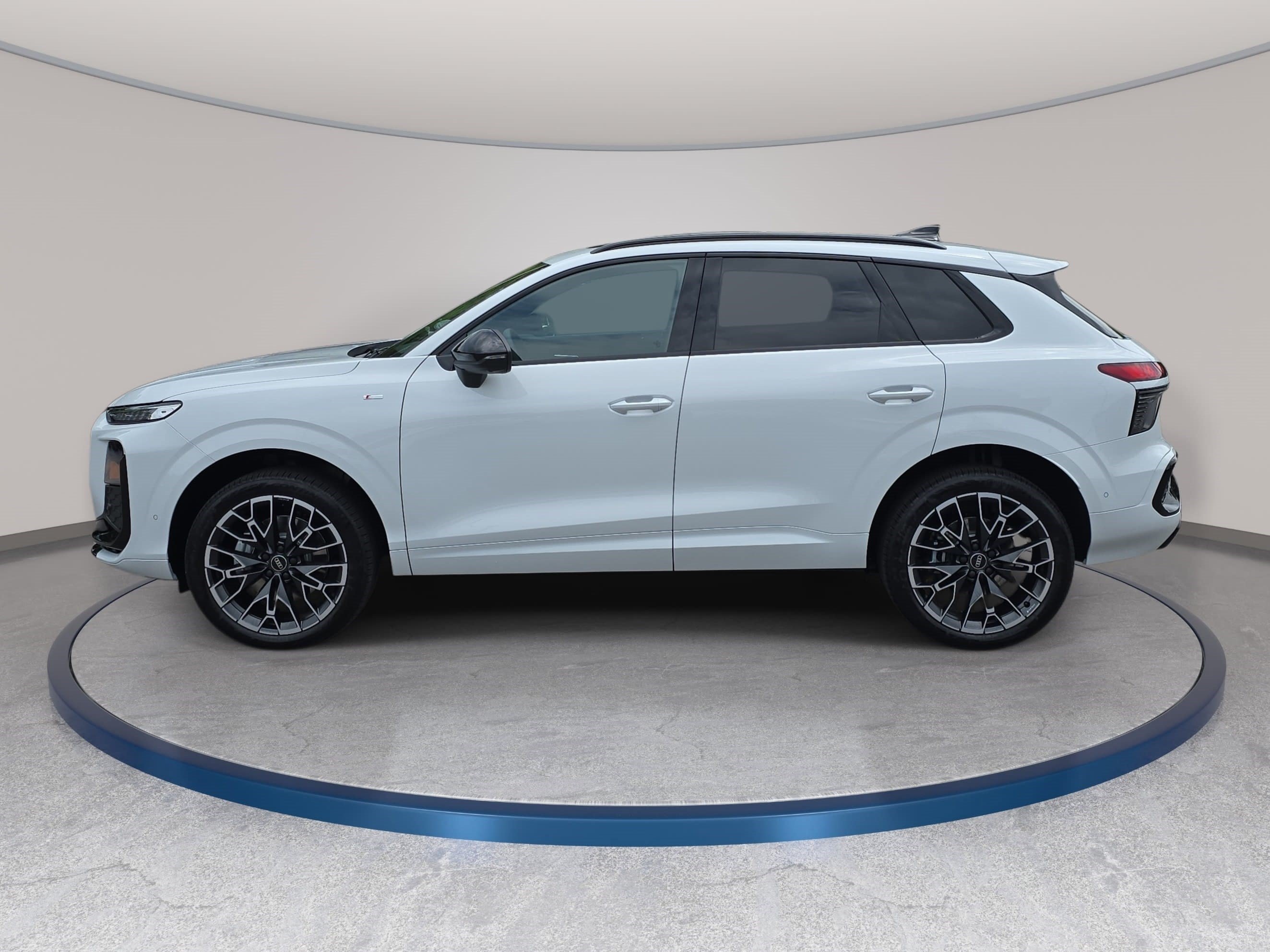 New 2026 Audi Q3 quattro 2.0T AWD/4WD image 8