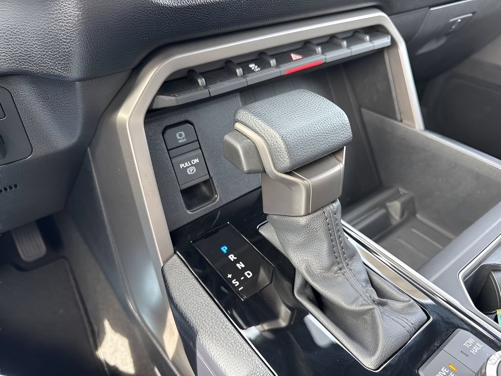 Used 2025 Toyota Tundra SR5 AWD/4WD image 18