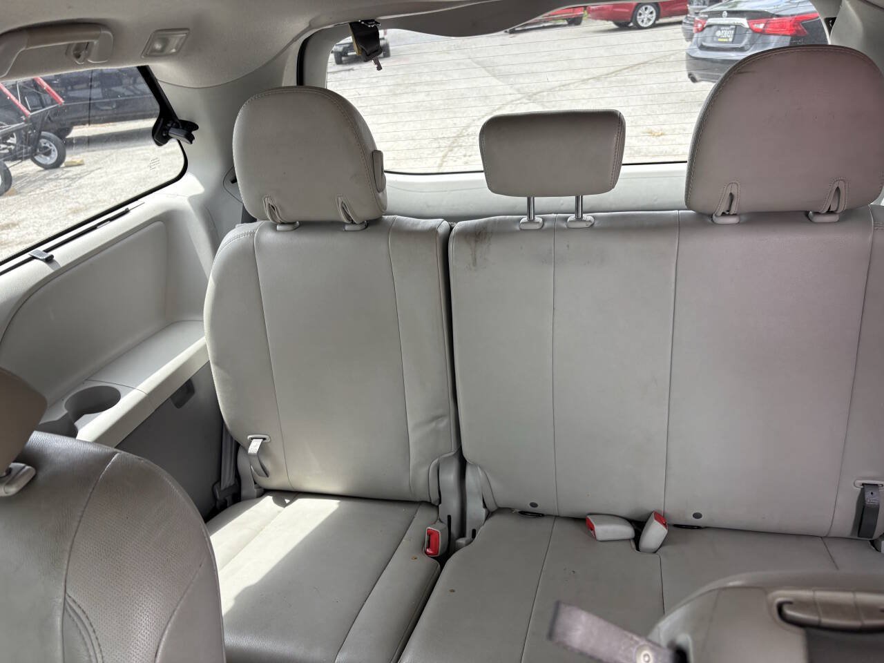 Used 2011 Toyota Sienna XLE w/ Entertainment Pkg FWD image 17