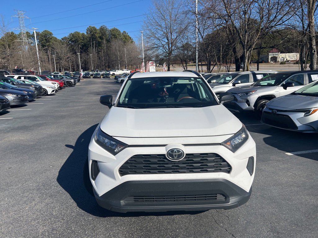 Used 2019 Toyota RAV4 LE image 5