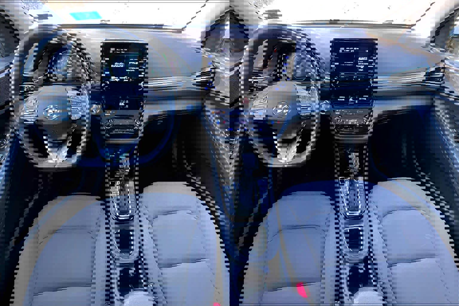 Used 2022 Hyundai Ioniq SEL image 15