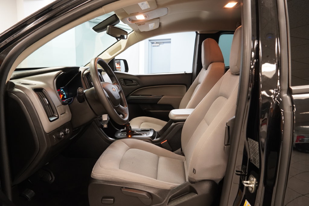 Used 2019 Chevrolet Colorado W/T AWD/4WD image 5