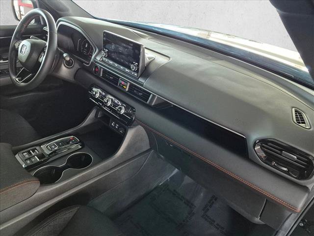 Used 2025 Honda Pilot Sport image 22