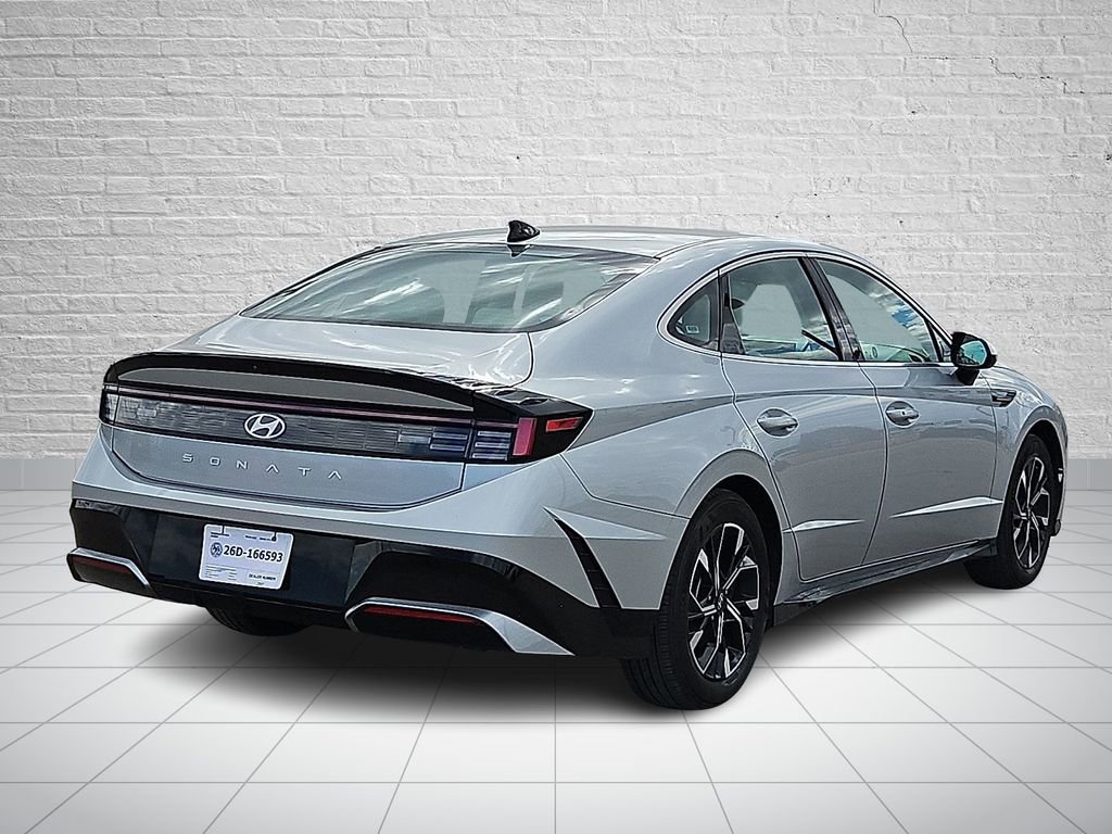 Used 2025 Hyundai Sonata SEL FWD image 4