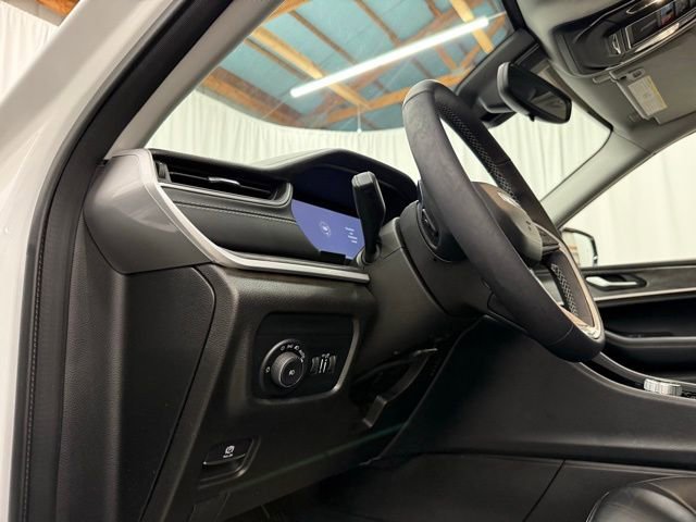 Used 2023 Jeep Grand Cherokee L Limited image 16