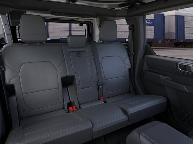 New 2026 Ford Bronco Outer Banks w/ Black Appearance Package AWD/4WD image 11
