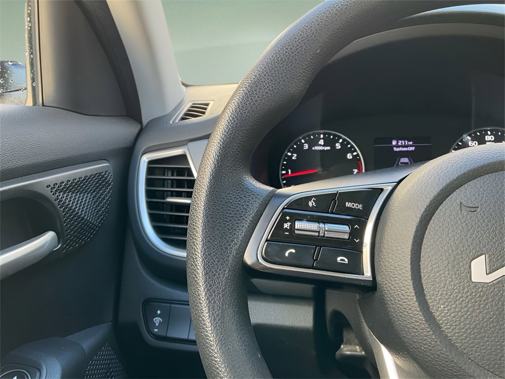 Used 2023 Kia Seltos LX image 25