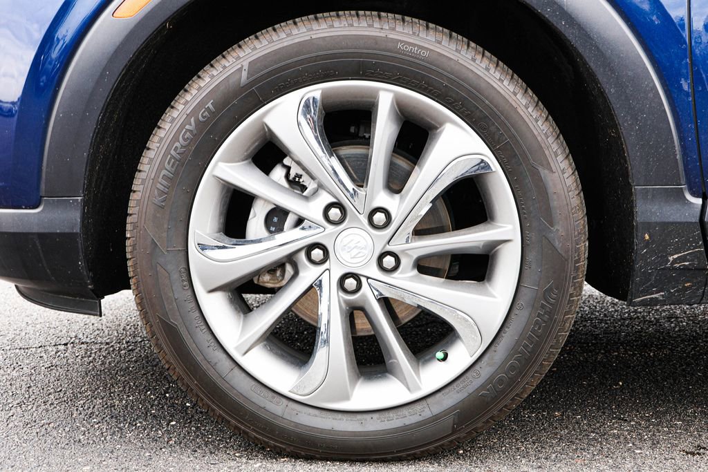 Used 2023 Buick Encore GX Essence w/ Experience Buick Package FWD image 17