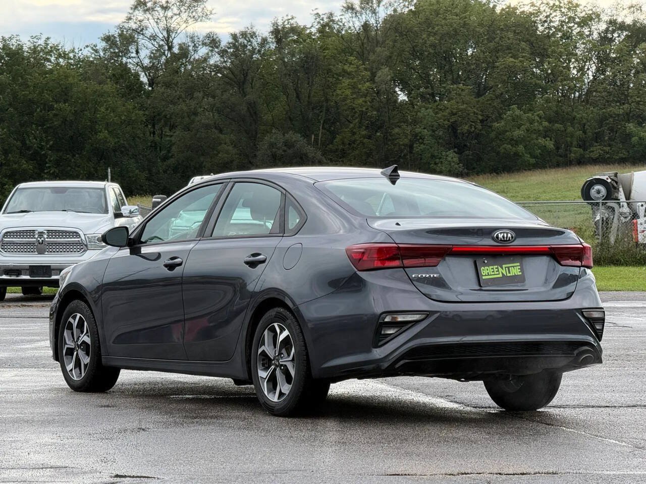 Used 2019 Kia Forte LXS FWD image 2