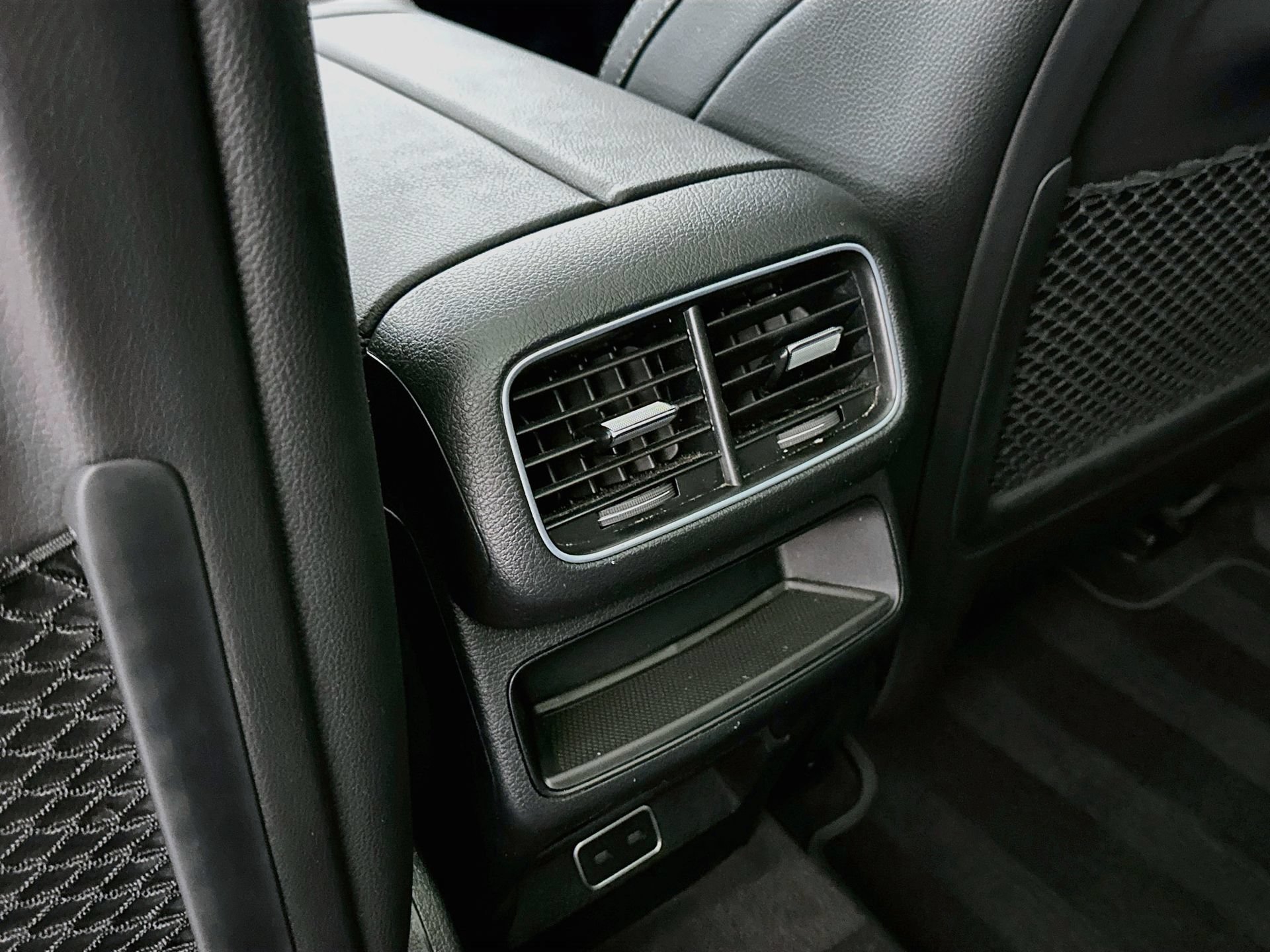 Certified 2025 Mercedes-Benz GLE 450e 4MATIC image 27