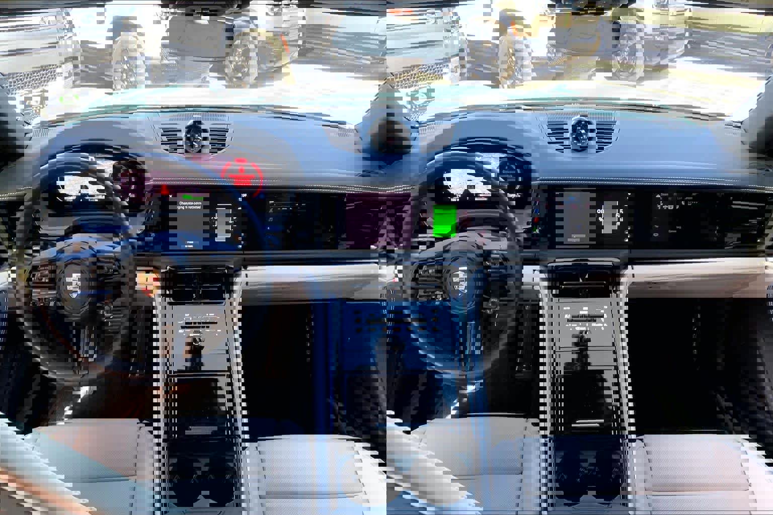 Used 2025 Porsche Panamera 4 image 15