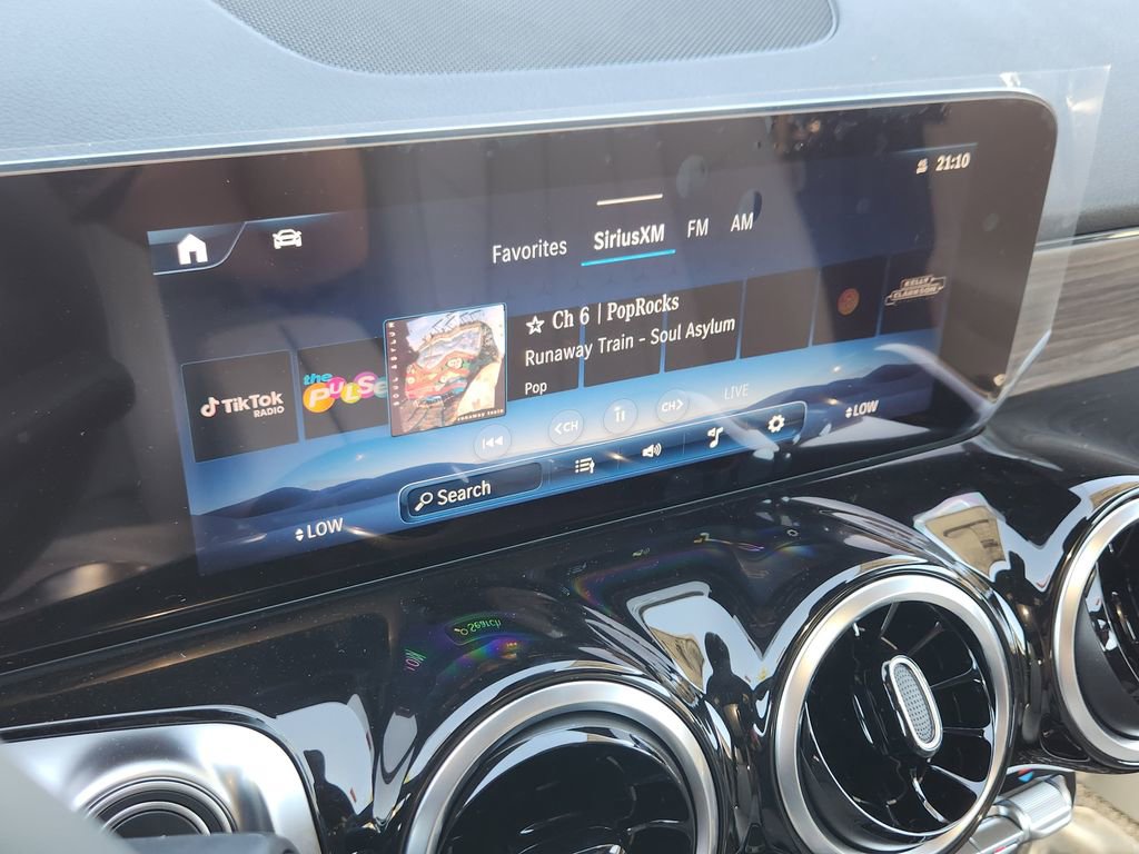 New 2026 Mercedes-Benz GLB 250 4MATIC image 16