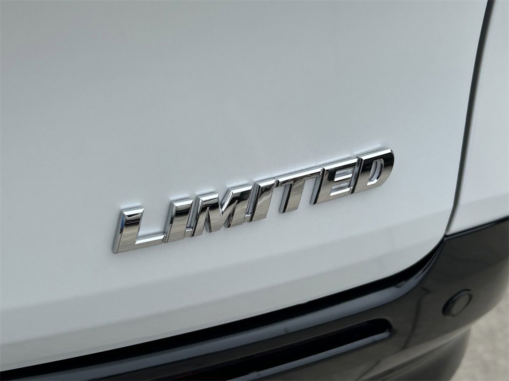 Used 2026 Toyota Sienna Limited image 14