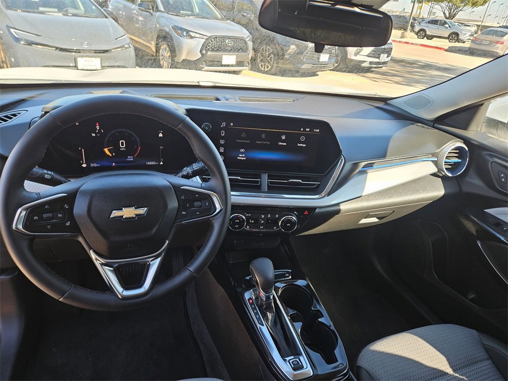 Used 2025 Chevrolet Trax LT w/ LT Convenience Package image 15