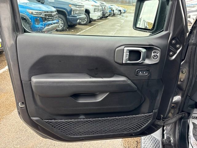 Used 2020 Jeep Wrangler Unlimited Sahara image 7