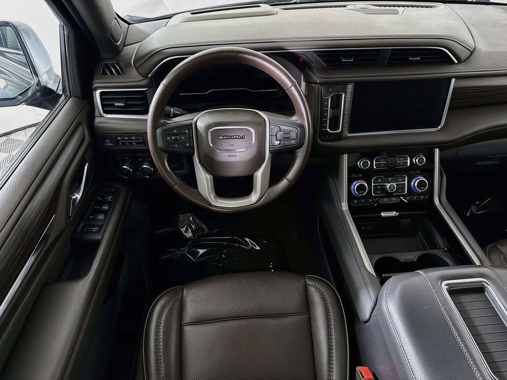 Used 2022 GMC Yukon Denali AWD/4WD image 3