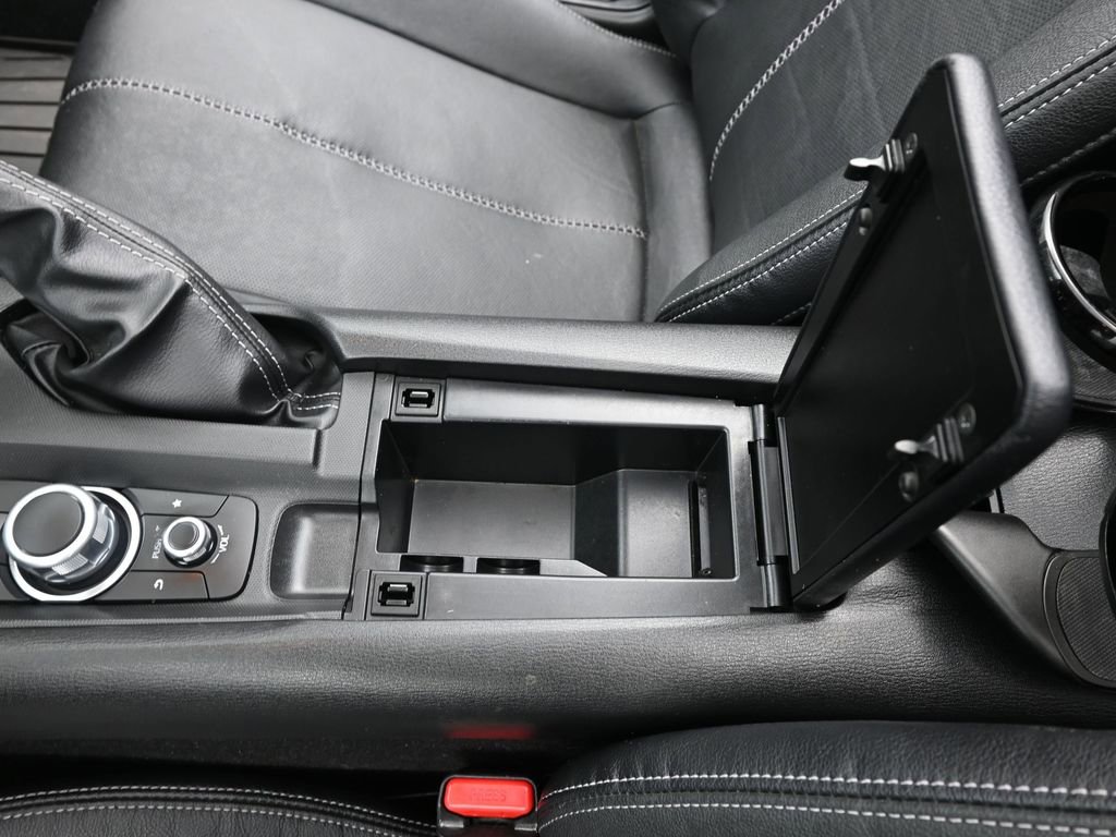 Used 2022 MAZDA MX-5 Miata RF Grand Touring w/ Weather Package image 16