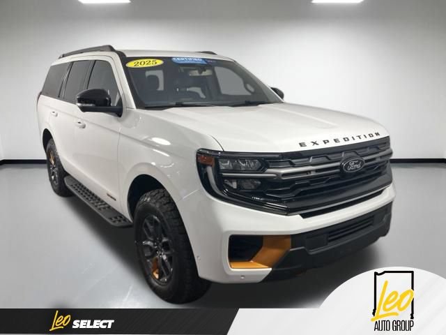 Used 2025 Ford Expedition Tremor AWD/4WD image 9